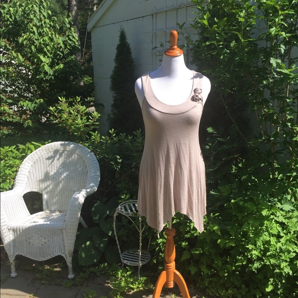 Beige Sleeveless Tunic Top Size Large - Picture 2 of 7